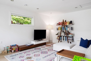 1535 E 5th Ave, Vancouver, BC V5N 1L6, Canada, ,  